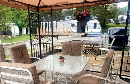 Picton Cottage | Free Pontoon Boat Rental beach pass & Kayaks Dunes View Sandy Beach Swimming