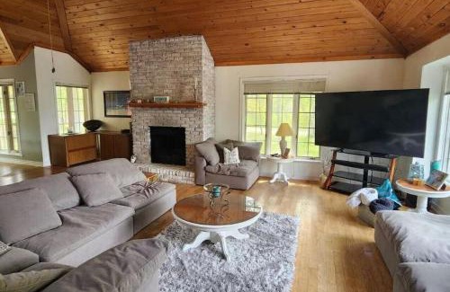 Picton House | FREE Pontoon Boat-Sandbanks Pass