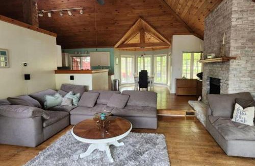 Picton House | FREE Pontoon Boat-Sandbanks Pass