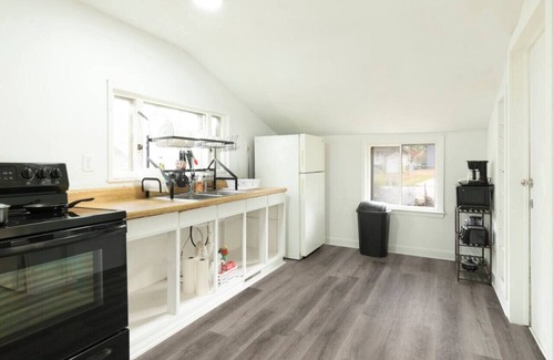 Port Huron Apartment | Free Pool and Gym Fits 6 by YMCA - Side