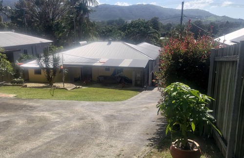Coffs Harbour House | Free-standing home close to Town Centre