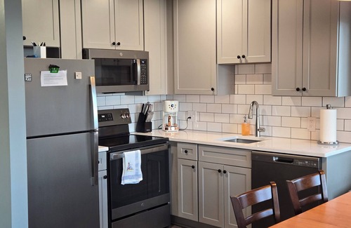Cheboygan Cottage | Freighter View: Hike, Sip Cider & Watch Freighters – Fall at the Lake!