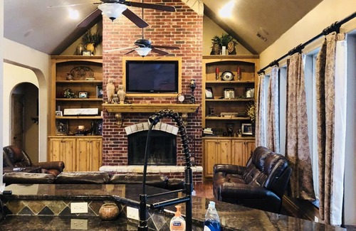 Yukon House | French Country Estate and Family Resort - Pool and Spa in OKC limits