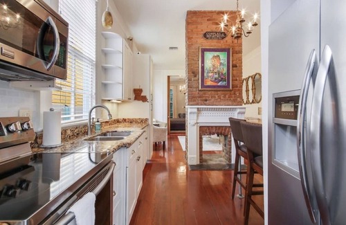 Faubourg Marigny House | French Quarter Home, One Block to Frenchmen St, Private Courtyard