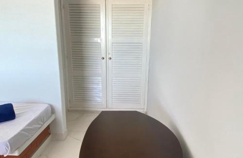 Ubu House | FRENTE MAR CASTELHANOS Casa Recanto Azul 7 Suítes Lazer Completo e Conforto recém reformada para Até 25 Pessoas Ideal para reunir Famílias e Amigos