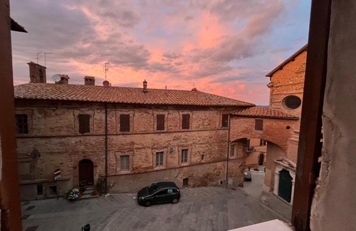 Panicale Apartment | Frescoed Ceiling Historic Building