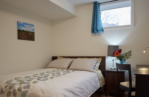 Dundas Apartment | Fresh 2 Bedroom Private Suite In Charming Dundas near Niagara Falls and Toronto