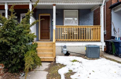 The Junction House | Fresh 3BR Home in Junction Area WFH Setup Backyard