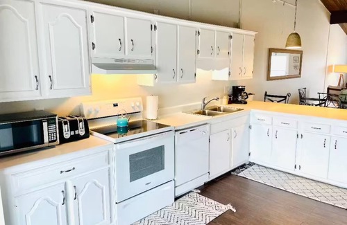 Atlantic Beach Hotel | Fresh and Airy 2-Bedroom Beach Duplex