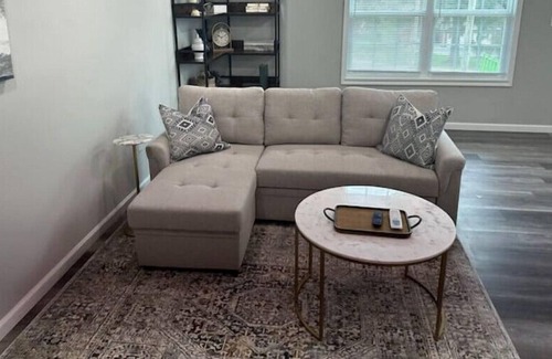 Somerset Apartment | Fresh and modern, 2022 build.