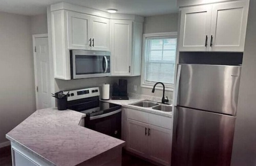 Somerset Apartment | Fresh and modern, 2022 build.