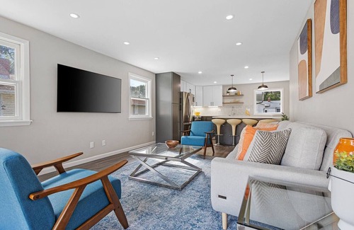 Green Bay House | Fresh Beauchamp Remodel. 0.7 miles to Lambeau
