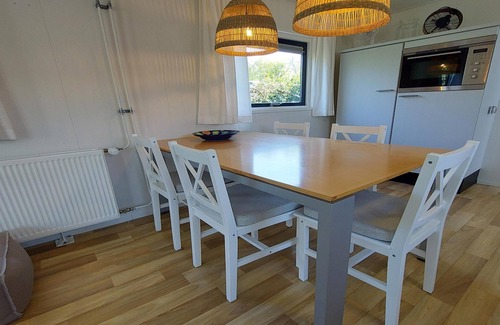 Goedereede Ski Chalet | Fresh chalet near the beach and the sea