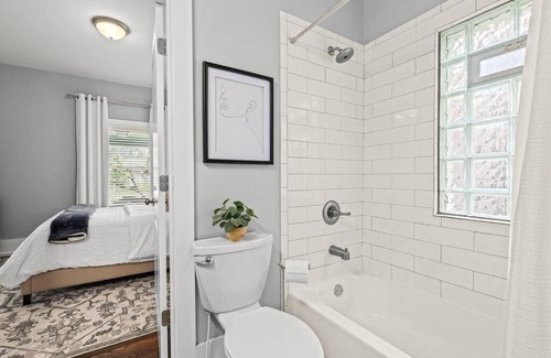 Royal Oak Apartment | Fresh, Contemporary 2BR Home in Downtown Royal Oak