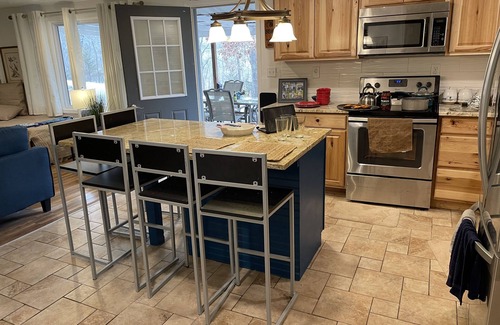Camdenton House | Fresh decor short walk to dock/swim/boat side tie