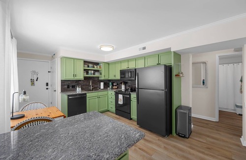 Ash Condo | Fresh, first class and fabulous beachfront condo with new . well, everything!