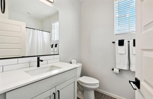 Sundance Apartment | Fresh Modern Home in Buckeye with Pool,BBQ