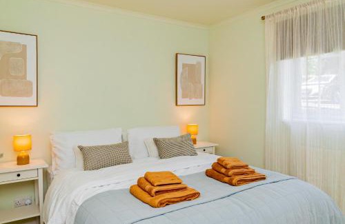 Lychpit Apartment | Fresh, stylish apartment