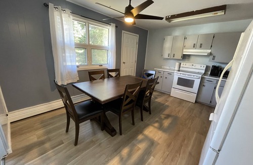 Denare Beach Apartment | Fresh Upper Level apartment Suite on Mosher Lake at Overland Resort