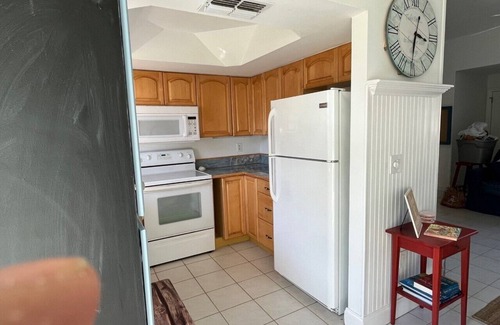 North Sarasota House | Freshly remodeled, wonderfully located home in North Sarasota.