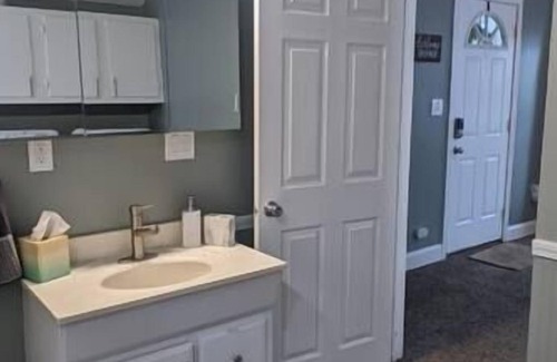 Davenport House | Freshly Renovated 3BR House near Genesis West, SAU