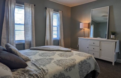 Davenport House | Freshly Renovated 3BR House near Genesis West, SAU
