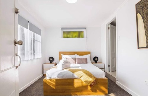 Grey Lynn Apartment | Freshly Renovated Grey Lynn Beauty