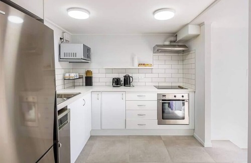 Grey Lynn Apartment | Freshly Renovated Grey Lynn Beauty