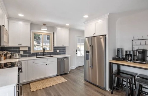 Rocky Mount House | Freshly renovated Lake house right on the water. Lots of indoor & outdoor space.