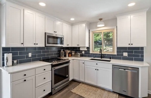 Rocky Mount House | Freshly renovated Lake house right on the water. Lots of indoor & outdoor space.