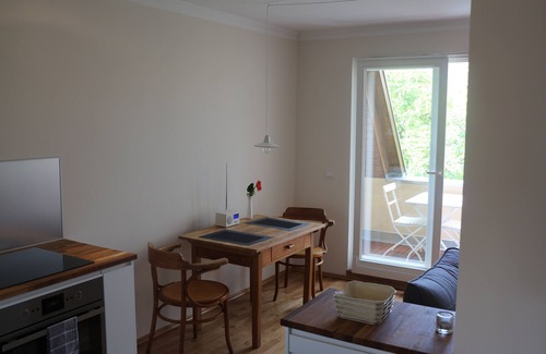 Neuschonefeld Apartment | Freshly renovated old pearl - great central location!