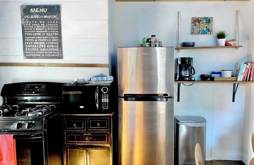 Govalle House | Frida House . Sweet Location. Free Bikes