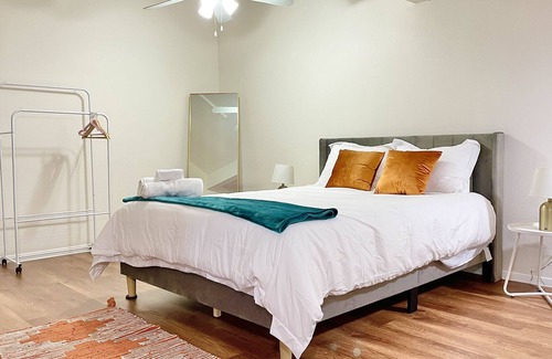 Alamo Heights House | ❤︎Frida Kahlo Oasis❤︎DTWN, Alamo Heights, Airport★