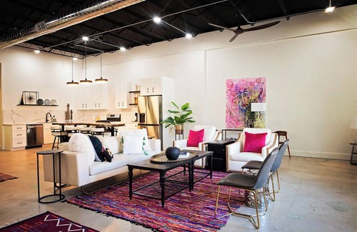 San Angelo Condo | Frida's House - Historic Downtown