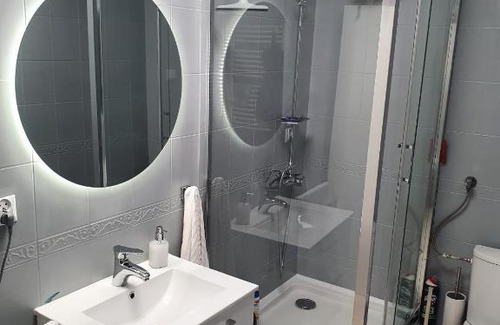 Lodz Apartment | FRIEND'S CITY CENTER 3 bedrooms, 1 living room