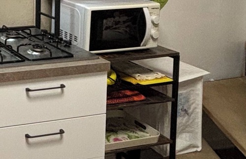 Como House | Friendly Africa Room in downtown Como near lake, funicular, train and bus stop