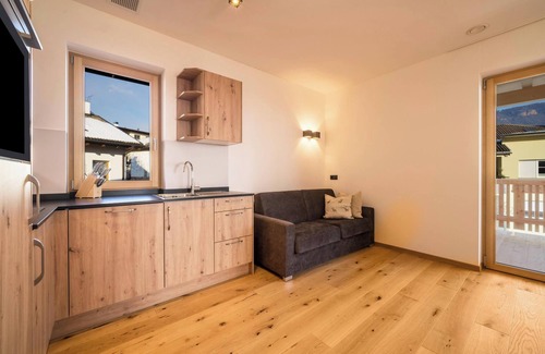 Andriano Apartment | Friendly Apartment "Lärche im Nockerhof" with Mountain View, Wi-Fi & Terrace
