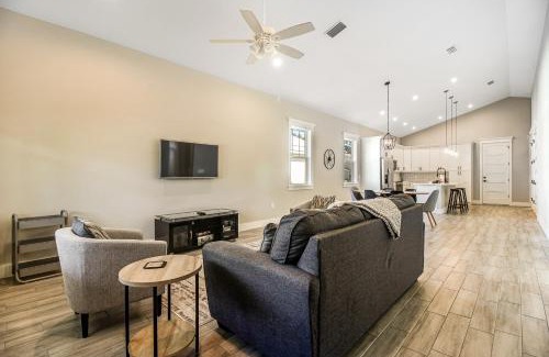 Bradenton House | Friendly City Fun