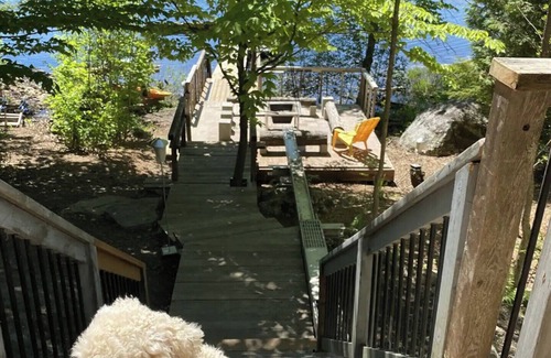 Val-des-Monts House | Friendly Fires: The Perfect Lakeside Getaway