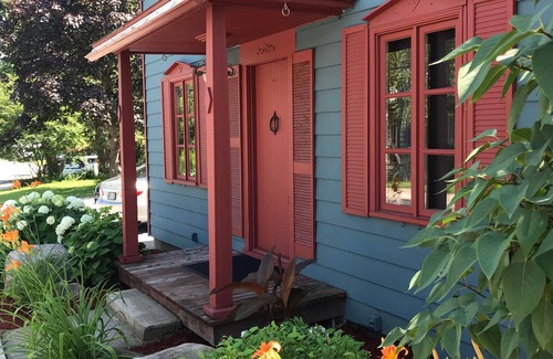 Terrebonne House | Friends and family getaway! Riverside and historic district