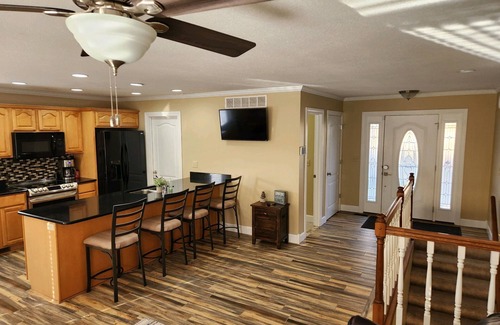 Gravois Mills House | FRIENDS N FAMILY WILL MAKE GREAT MEMORIES BEAUTIFUL HOME FANTASTIC LOCA BOOK NOW