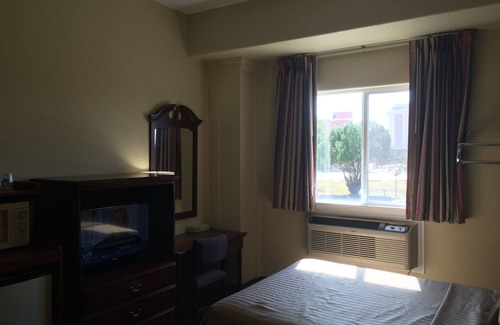 Pearsall Hotel | Frio Inn