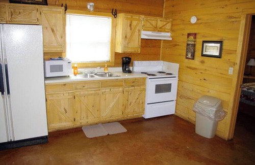 Leakey House | Frio Pecan Farm Log Cabins House 19