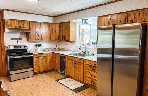 Leakey House | Frio river getaway on 7 acres!