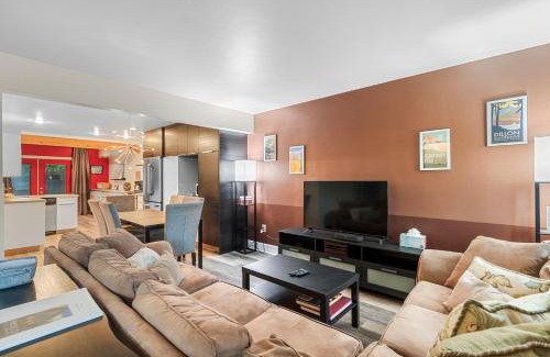 Frisco House | Frisco 8 Townhomes #4 by Great Western Lodging