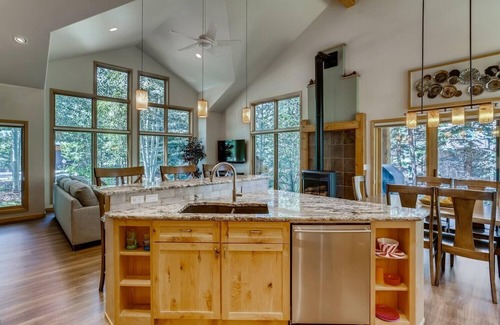 The Reserve Cabin | Frisco Cedar 225 4 Bedroom Home by RedAwning