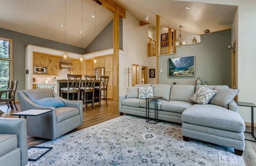 The Reserve Cabin | Frisco Cedar 225 4 Bedroom Home by RedAwning