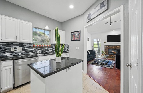 Frisco House | Frisco Downtown Gem - Green Belt Escape