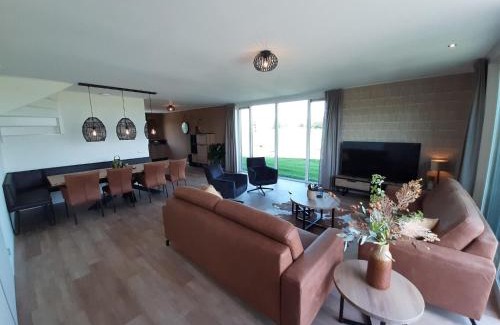 Leons House | Frisian Home with furry friends
