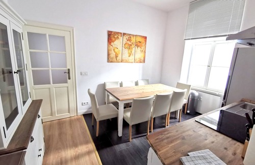Schoeneberg Apartment | FRITZ 3 bedrooms, 2 bathrooms, 2 kitchens, 115 sqm, free wifi, box spring beds
